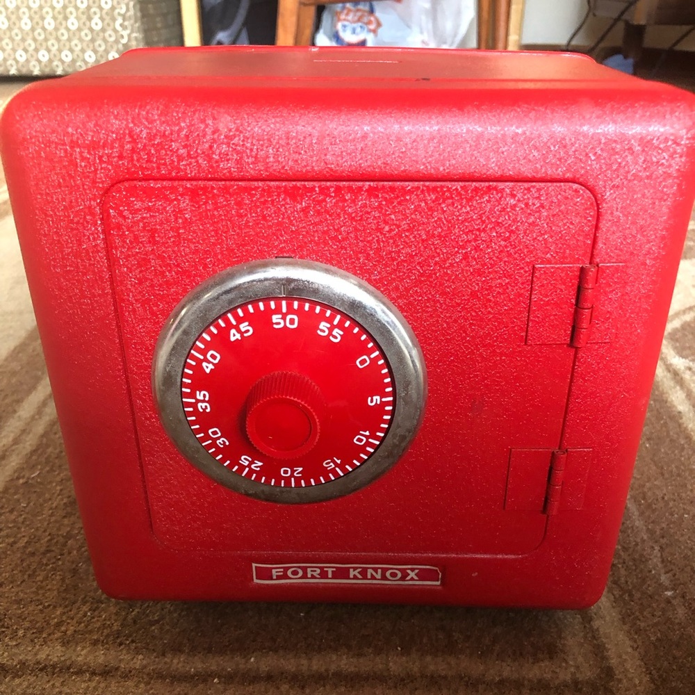 Metal safe , easy combination . Child safe (2) both safes for 10.00 - Picture 2 of 4